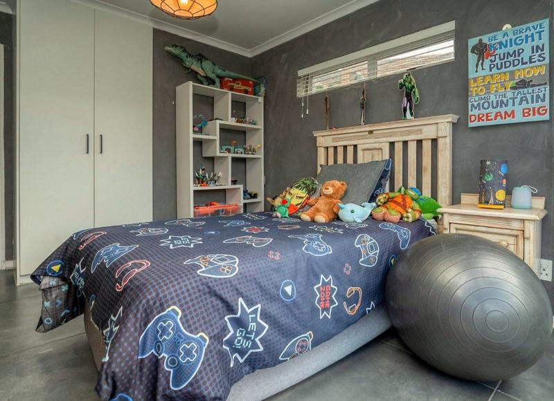 5 Bedroom Property for Sale in Fish Hoek Western Cape